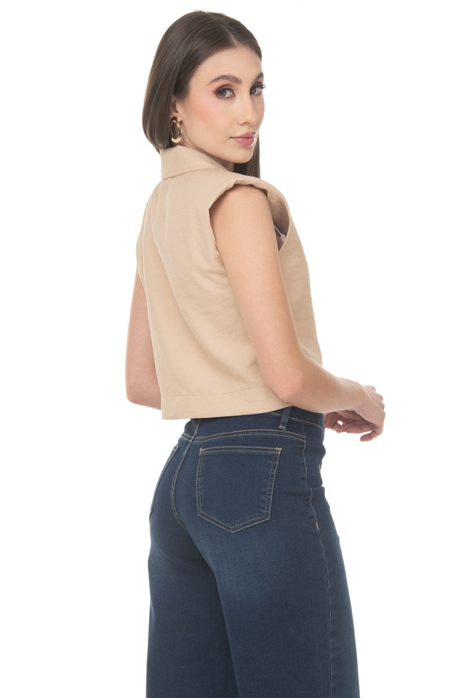 JC1220-ARE-02.jpg