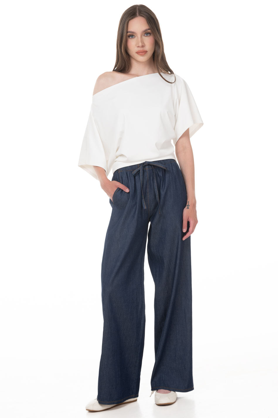 S10720-BLA-03.jpg